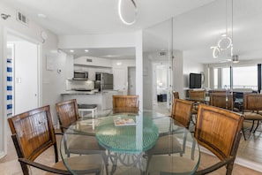 Dining - ⭐Newly Remodeled Beach FrontCondo-Great Views from Balcony-Windward Pointe 603⭐ (Orange Beach)