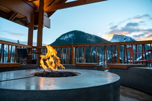 Central room in the Rockies | Rooftop Hot Pools