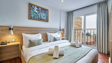 Familiekamer | 1 slaapkamer, een minibar, een kluis op de kamer, geluiddichte muren