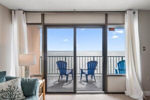 TV - 3 Bedroom Direct Ocean Front Capri Condo with Indoor Pool (Ocean City)