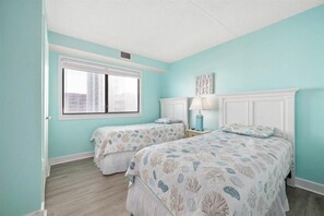 2 habitaciones, tabla de planchar con plancha y wifi gratis 