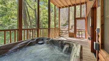 FerienhĂŒtte, 2Â Schlafzimmer | Eigener Whirlpool