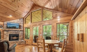 Chalet rustique, 2 chambres | Intérieur