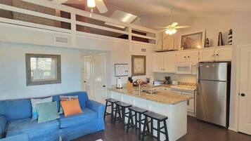 Condo, Multiple Beds, Balcony | Interior