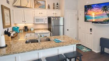 Kondominium, Beberapa Tempat Tidur, balkon | Dapur pribadi | Lemari es, microwave, oven, dan kompor