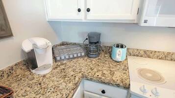 Condo, Multiple Beds, Balcony | Private kitchen | Fridge, microwave, oven, stovetop