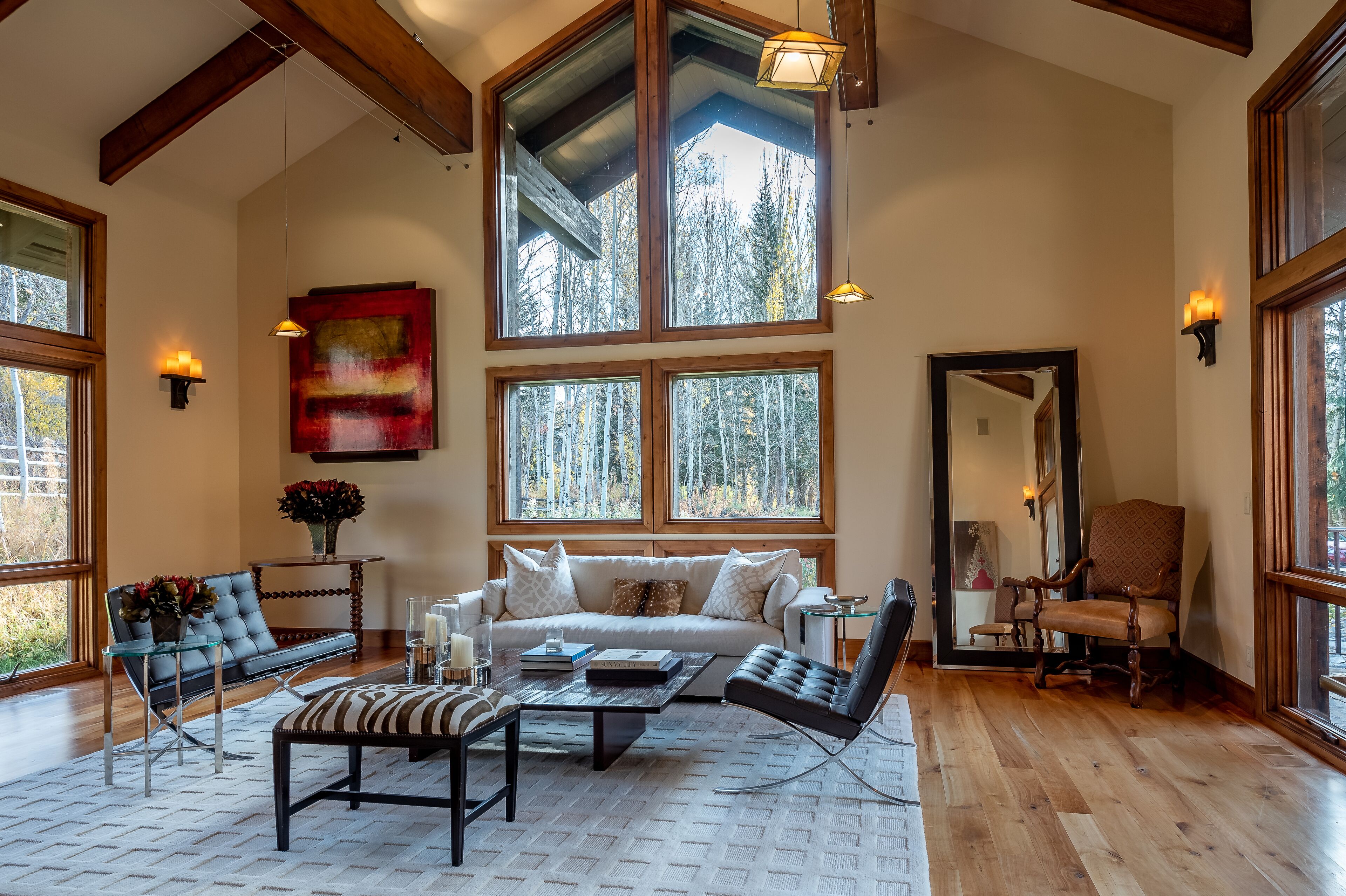 Smart TV, fireplace
