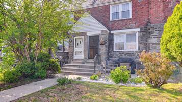 House (3 Bedrooms) | Front of property
