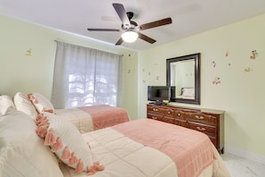 House (3 Bedrooms) | Interior - Orlando Home: 6 Mi to Universal! (Orlando)
