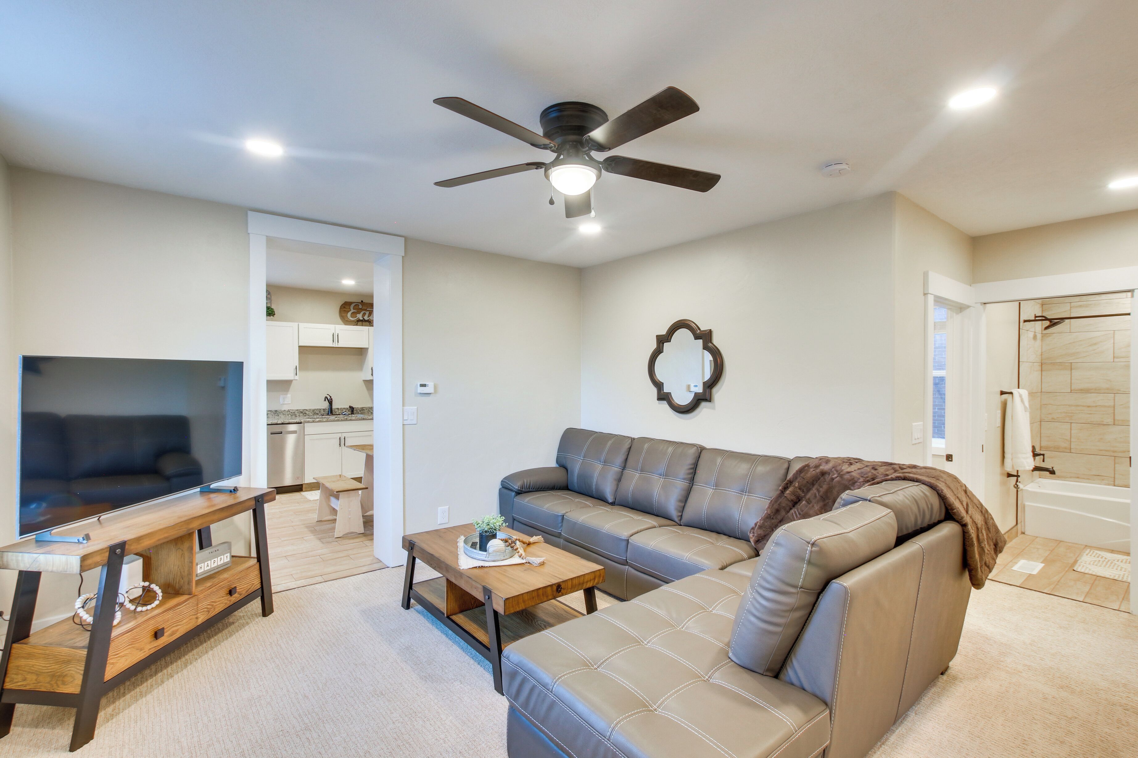 Apartment (3 Bedrooms) | Front of property