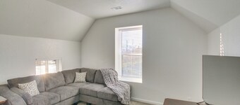1 Block to Town! Convenient Logan Apartment