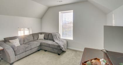 1 Block to Town! Convenient Logan Apartment