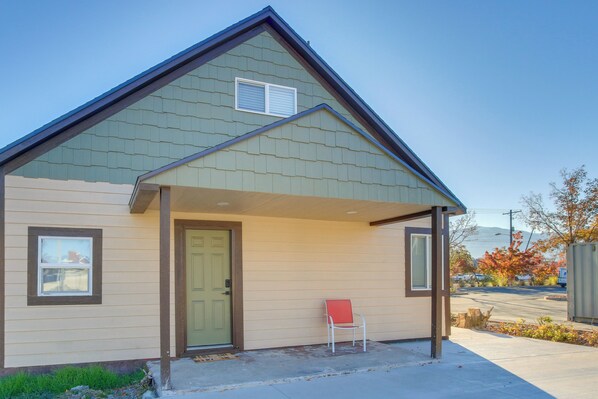 Interior - Convenient Logan Apartment - 1 Block to Town! (Logan)