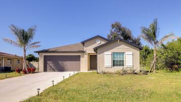 House (4 Bedrooms) | Front of property