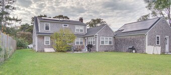 1 Mi to Windmill Beach: South Yarmouth Apt!