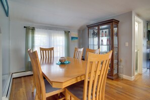 Apartment (1 Bedroom) | Interior - Romantic Cape Cod Beach Retreat 1 Mi to the Ocean (South Yarmouth)