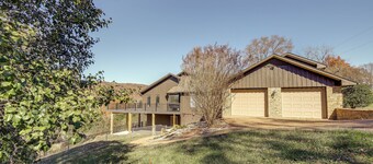 Lafollette Home: Community Pool & Mountain Views!