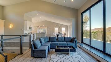 Villa (4 Bedrooms) | Interior