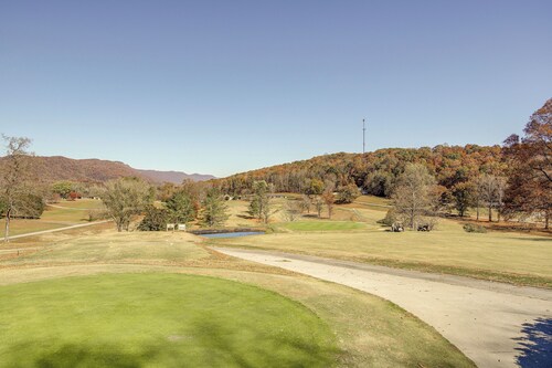 Lafollette Home: Community Pool & Mountain Views!