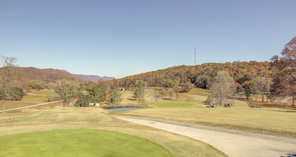 Lafollette Home: Community Pool & Mountain Views!