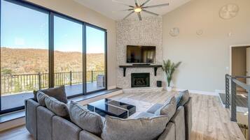 Villa (4 Bedrooms) | Interior