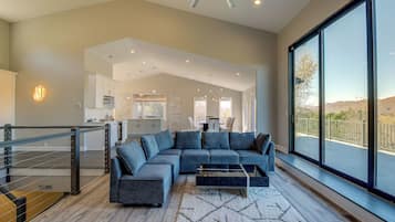 Villa (4 Bedrooms) | Interior