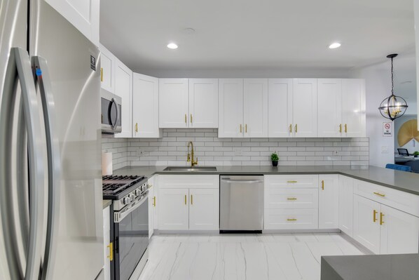 House (4 Bedrooms) | Interior