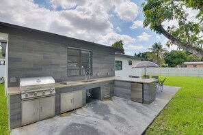 House (4 Bedrooms) | Interior - Luxe Miami Home: Outdoor Kitchen, Gas Grill! (Miami Gardens)
