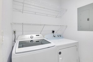 Interior - Luxe Miami Home: Outdoor Kitchen, Gas Grill! (Miami Gardens)