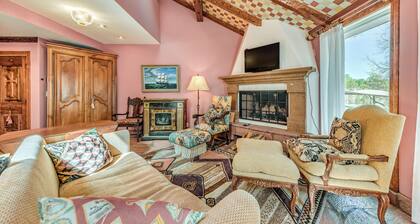 Cloudcroft Home w/ Fireplace Near Downtown!