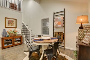 Casa (3 Bedrooms) | Restauración