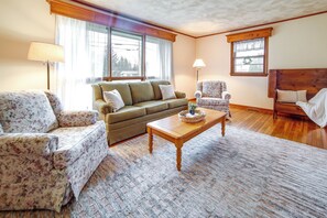 House (2 Bedrooms) | Interior