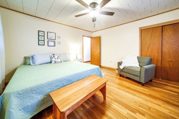 House (2 Bedrooms) | Interior
