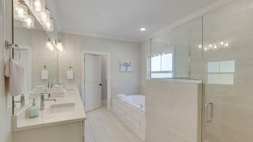 House (4 Bedrooms) | Bilik Mandi