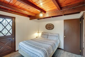 House (3 Bedrooms) | Interior - Hunter Mountain Home w/ Game Room: 1 Mi to Skiing! (Hunter)