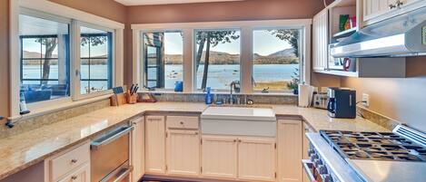 House (2 Bedrooms) | Interior