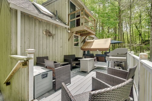 South Salem Vacation Rental w/ Furnished Deck!