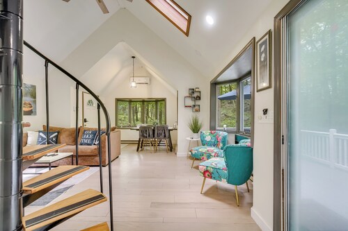 South Salem Vacation Rental w/ Furnished Deck!