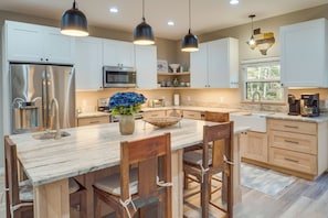 House (3 Bedrooms) | Interior