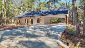 House (3 Bedrooms) | Front of property