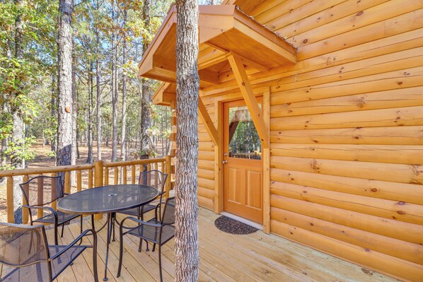 House (2 Bedrooms) | Interior - Tumbling Shoals Cabin Near Greers Ferry Lake! (Tumbling Shoals)