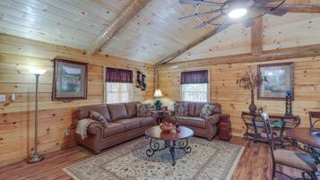 Rumah (2 Bedrooms) | Interior