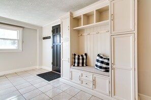์ํํธ (4 Bedrooms) | ๋ด๋ถ