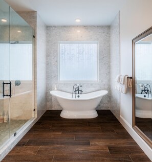 Shower, hair dryer, towels - Hale Ho'okipa: 2 Homes/2 Pools in Poipu-Sleeps 16 (Koloa)