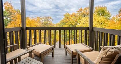 Private Retreat Beautiful Views and Lake Access