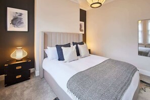 3 bedrooms, desk, iron/ironing board, WiFi - Host & Stay | Belle Vue (Saltburn-by-the-Sea)