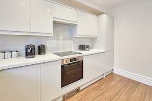 Fridge, microwave, oven, stovetop - Host & Stay | Belle Vue (Saltburn-by-the-Sea)