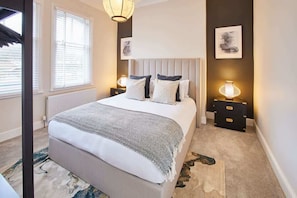 3 bedrooms, desk, iron/ironing board, WiFi - Host & Stay | Belle Vue (Saltburn-by-the-Sea)