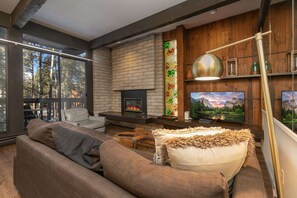 TV, fireplace - Tamarisk MidCentury Modern Walk To Main Street And Slopes (Breckenridge)