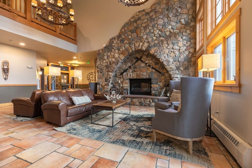 Expedition Station Powder Days Condo: Ski In, Ski Out Keystone Retreat